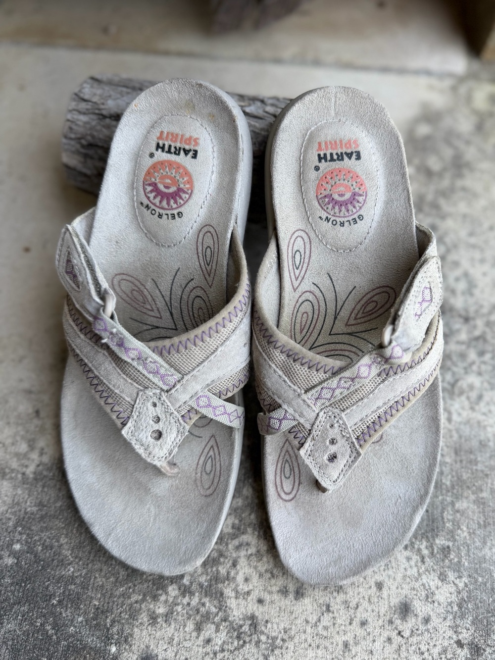 Earth Spirit Silver TaupeThong Sandals with adjustable velcro straps Sz-6.  K